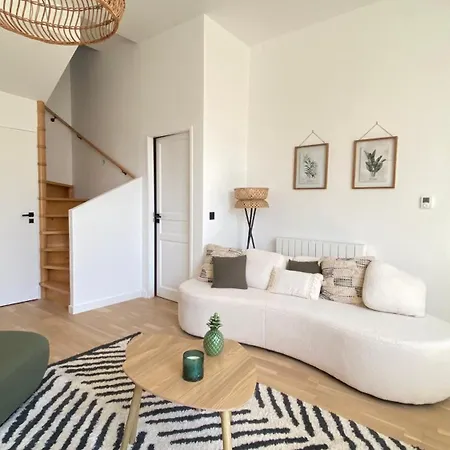 Duplex De Charme Au Coeur Du Triangle Dor * Bordeaux