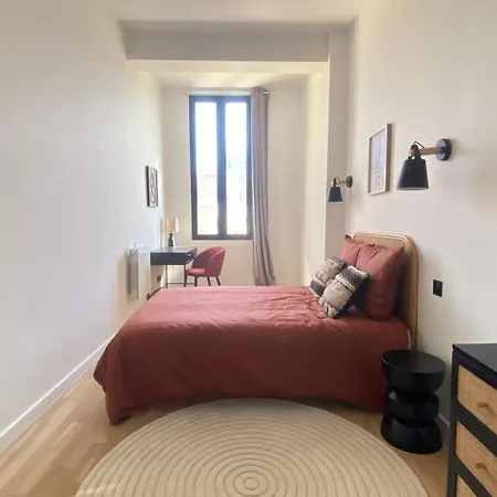 Duplex De Charme Au Coeur Du Triangle Dor