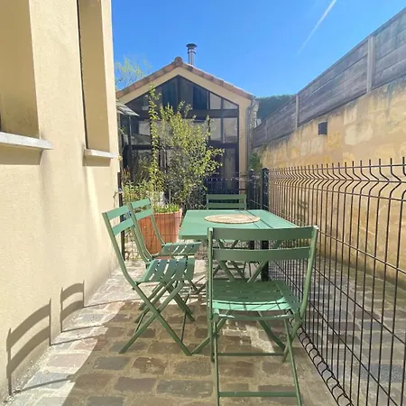 Duplex De Charme Au Coeur Du Triangle Dor Apartment