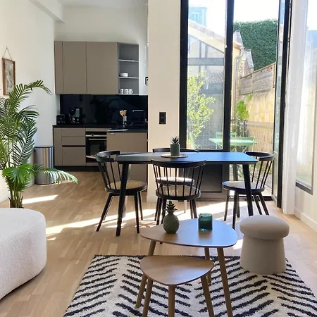 Duplex De Charme Au Coeur Du Triangle Dor *